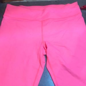 2 for $36 ❤️under armour Capri medium